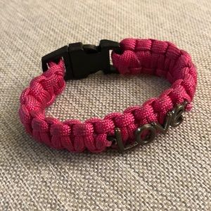 🍀 4/$15! 💖Survival Barbie! Love pink para cord bracelet.